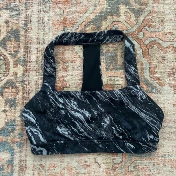 GapFit Gap Black and Grey Medium Impact Racerback Sports Bra xs - Picture 2 of 4